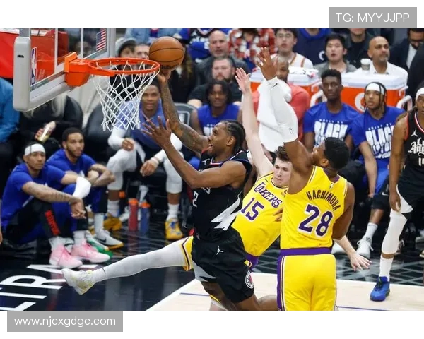 2021年NBA季后赛激战回顾太阳与爵士的精彩对决与战术分析